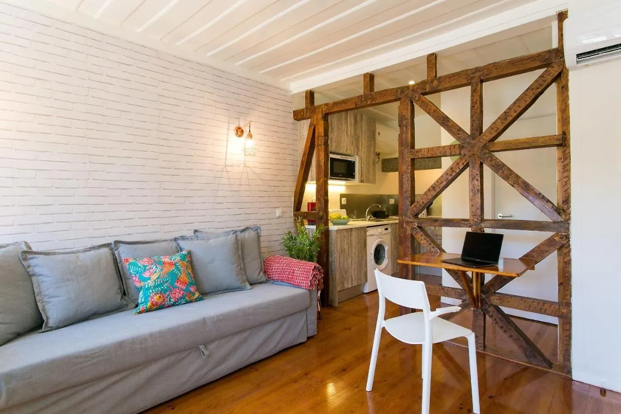 Sunlit Photographers 1Bedroom Apartment In Alcantara Lisboa Portugal